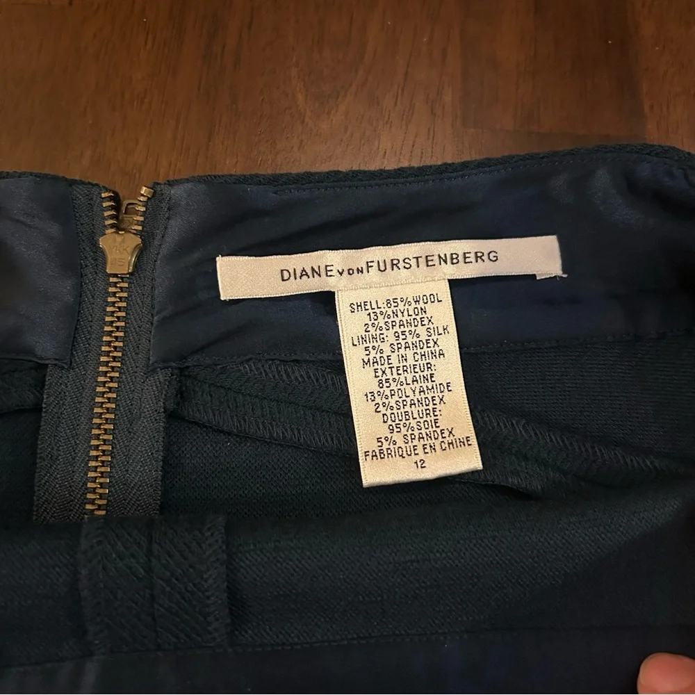 Diane von Furstenberg Martine Navy Blue Wool Blend Pencil Skirt Size 12 - Picture 3 of 10